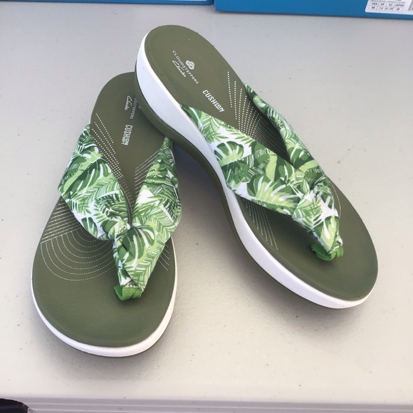Clarks Shoes - Clarks Women’s Green Tropical Print Cushioned Flip Flops